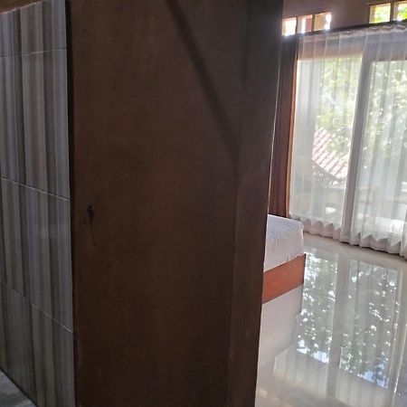 Fullmoon Homestay Kuta  Экстерьер фото