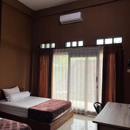 Fullmoon Homestay Kuta  Экстерьер фото