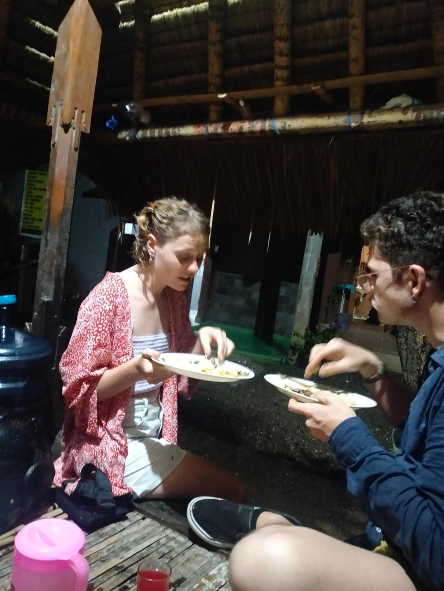 Fullmoon Homestay Kuta  Экстерьер фото