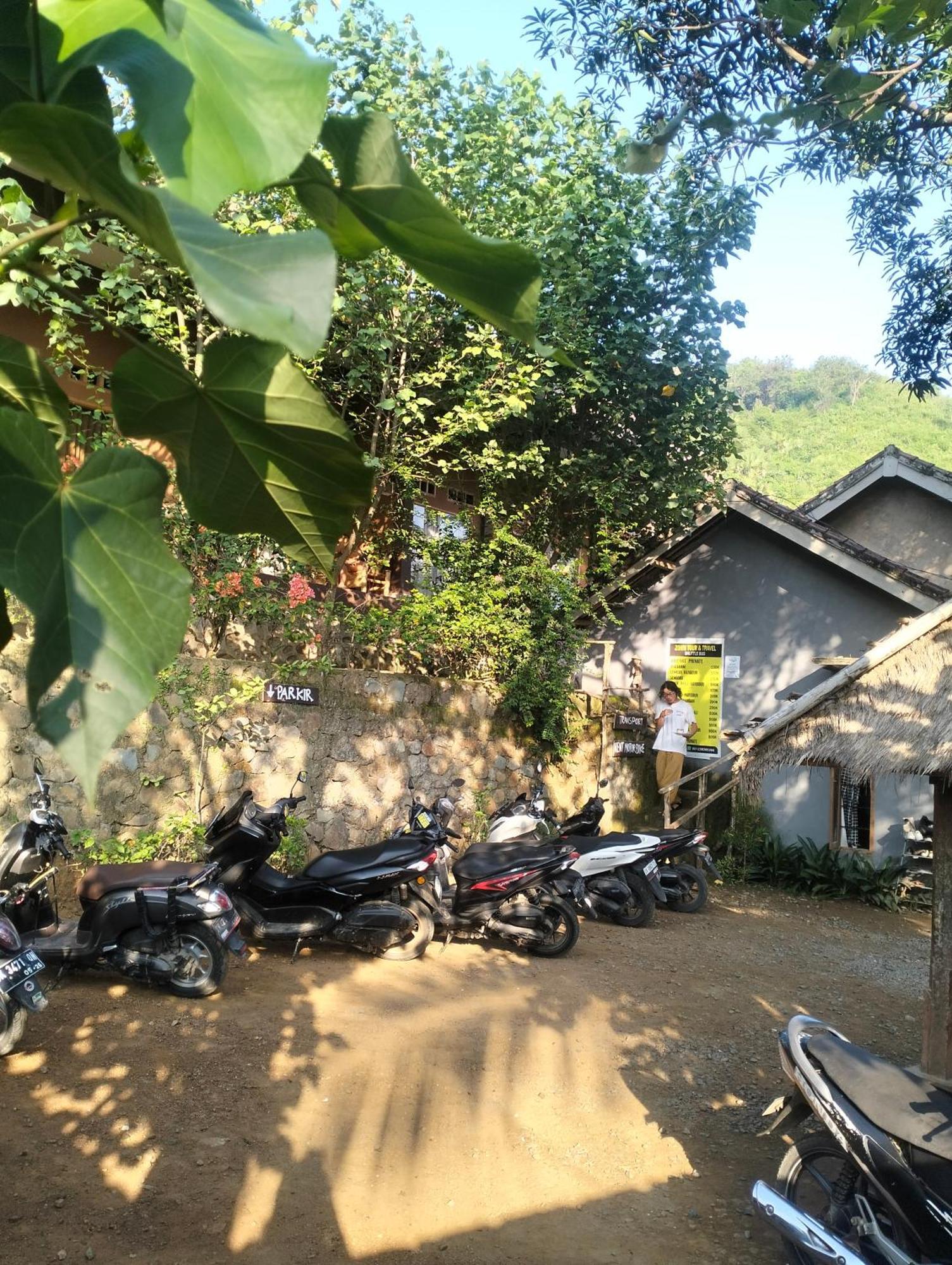 Fullmoon Homestay Kuta  Экстерьер фото