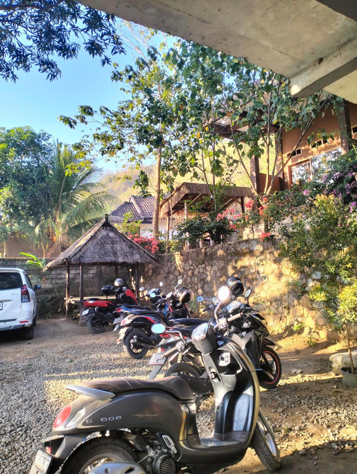 Fullmoon Homestay Kuta  Экстерьер фото