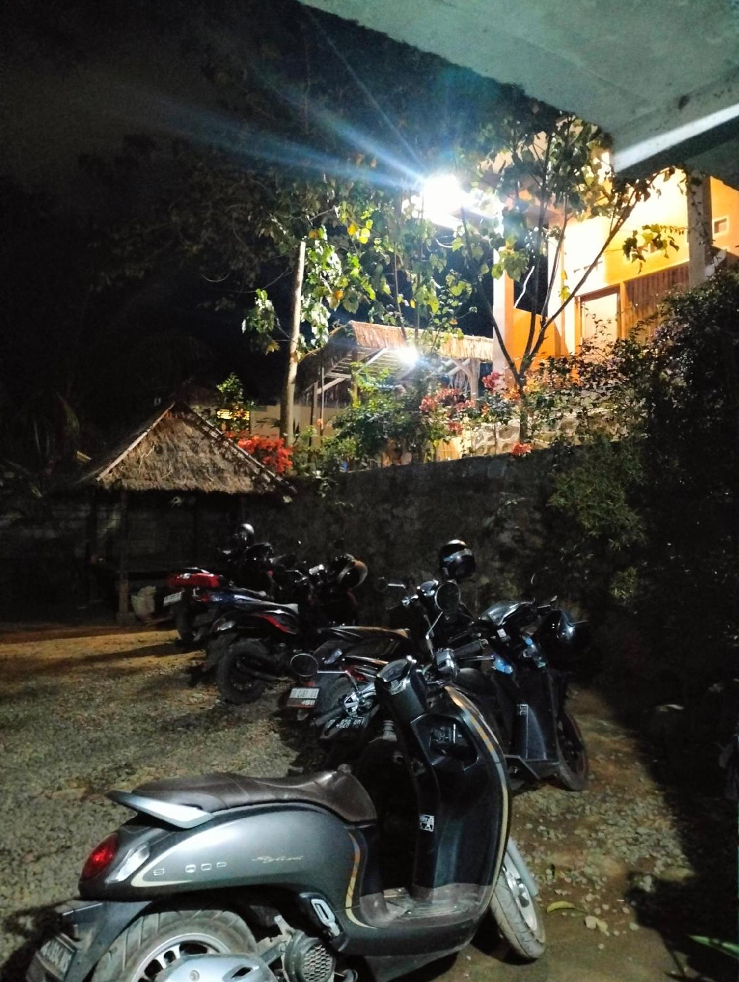 Fullmoon Homestay Kuta  Экстерьер фото