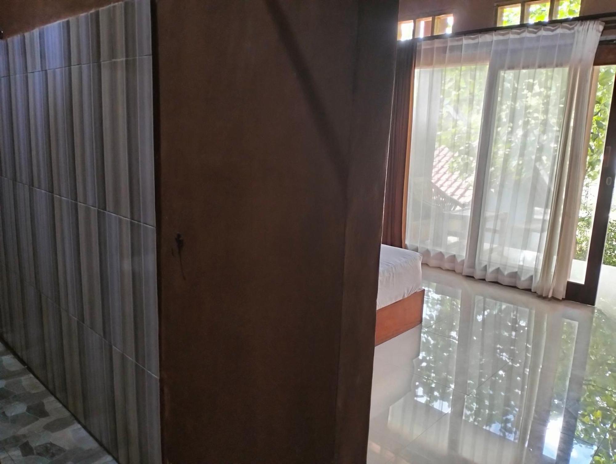 Fullmoon Homestay Kuta  Экстерьер фото