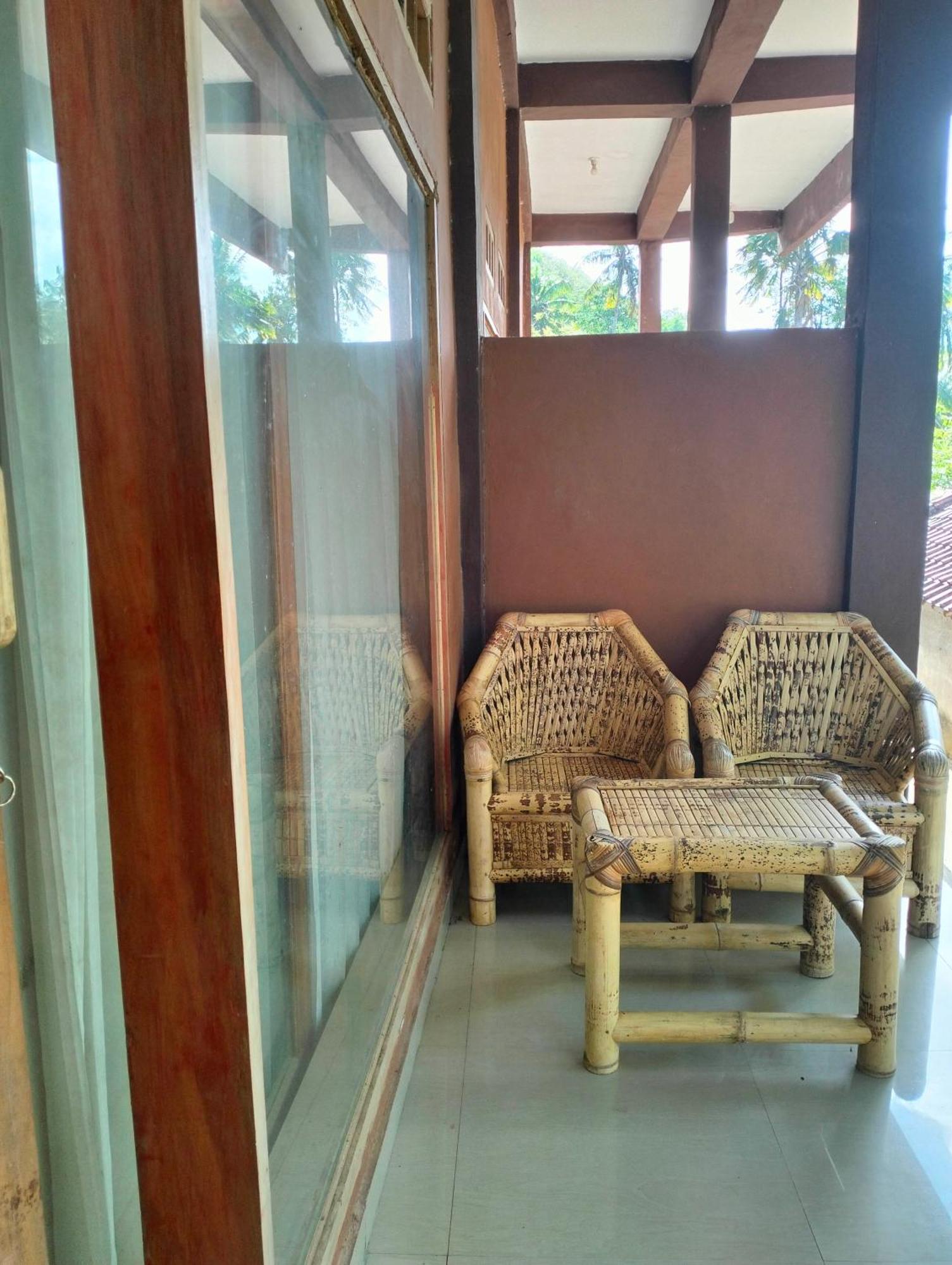 Fullmoon Homestay Kuta  Экстерьер фото