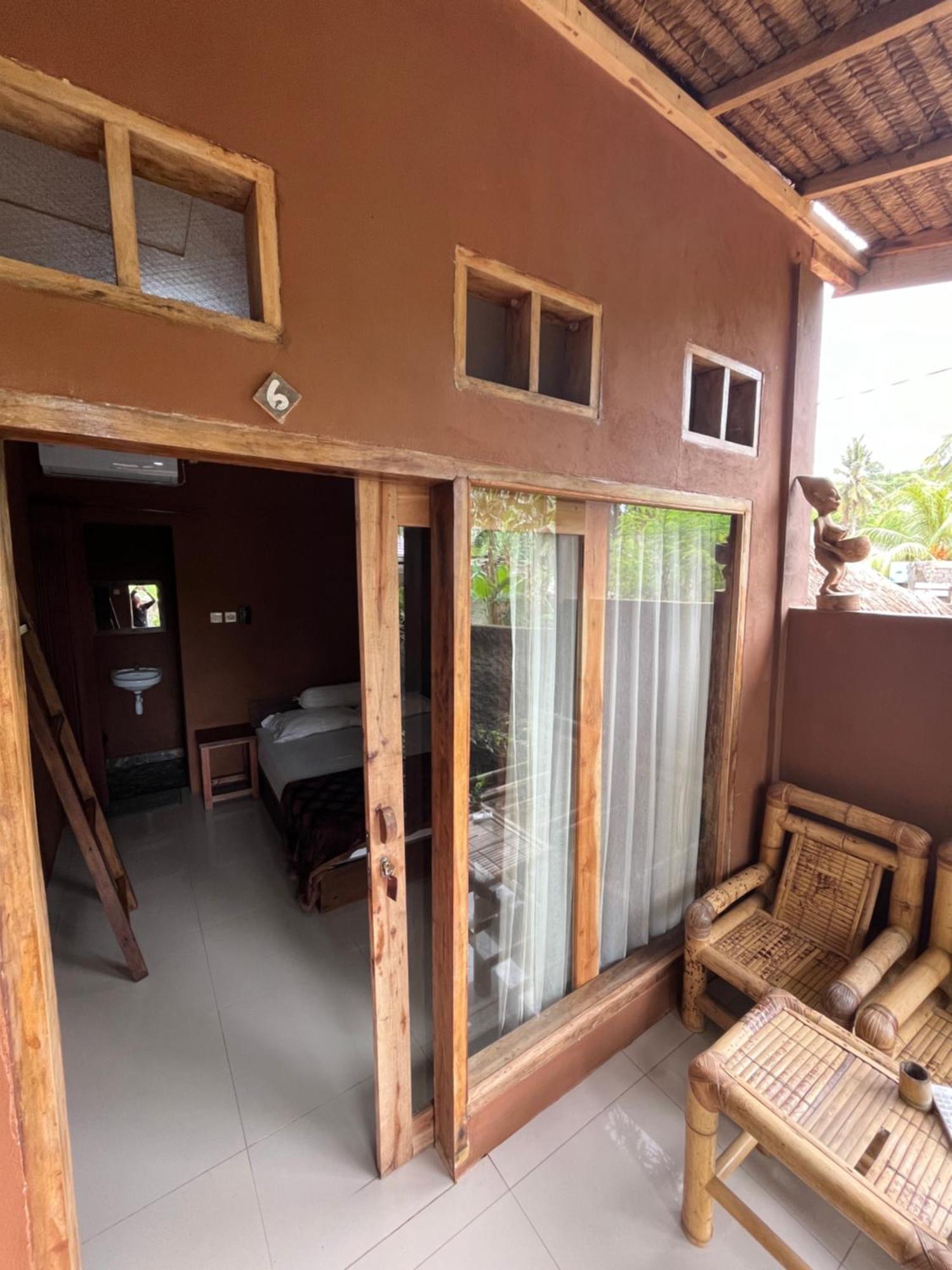 Fullmoon Homestay Kuta  Экстерьер фото